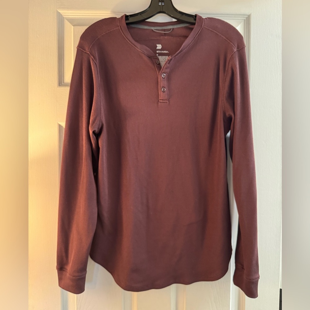 Men’s all in motion maroon waffle Henley